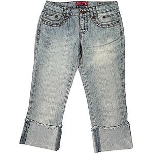 Glo Jeans Capri pants size 5 light wash, butterfly on pockets, rolled cuffs